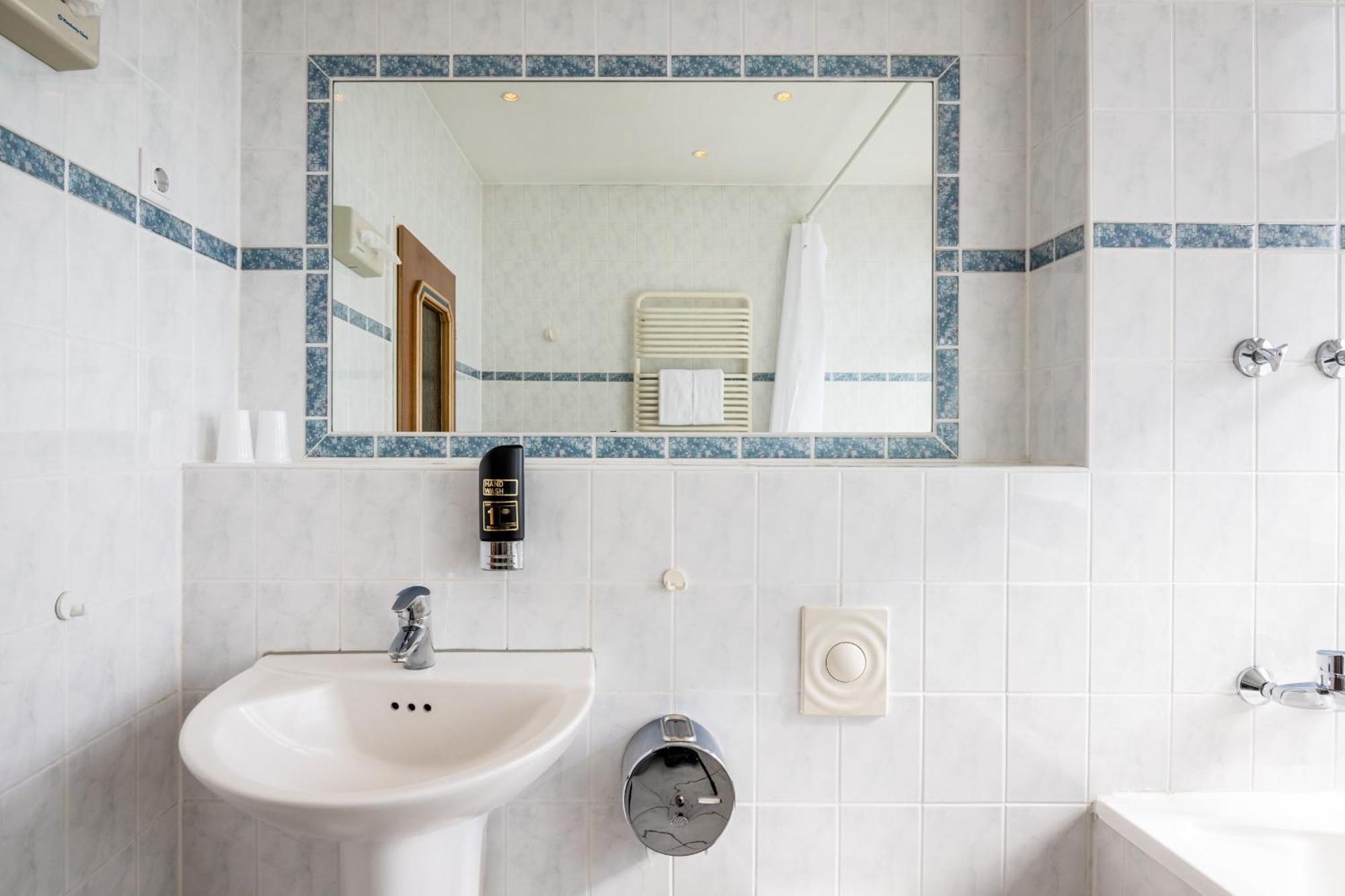 Large Twin Room