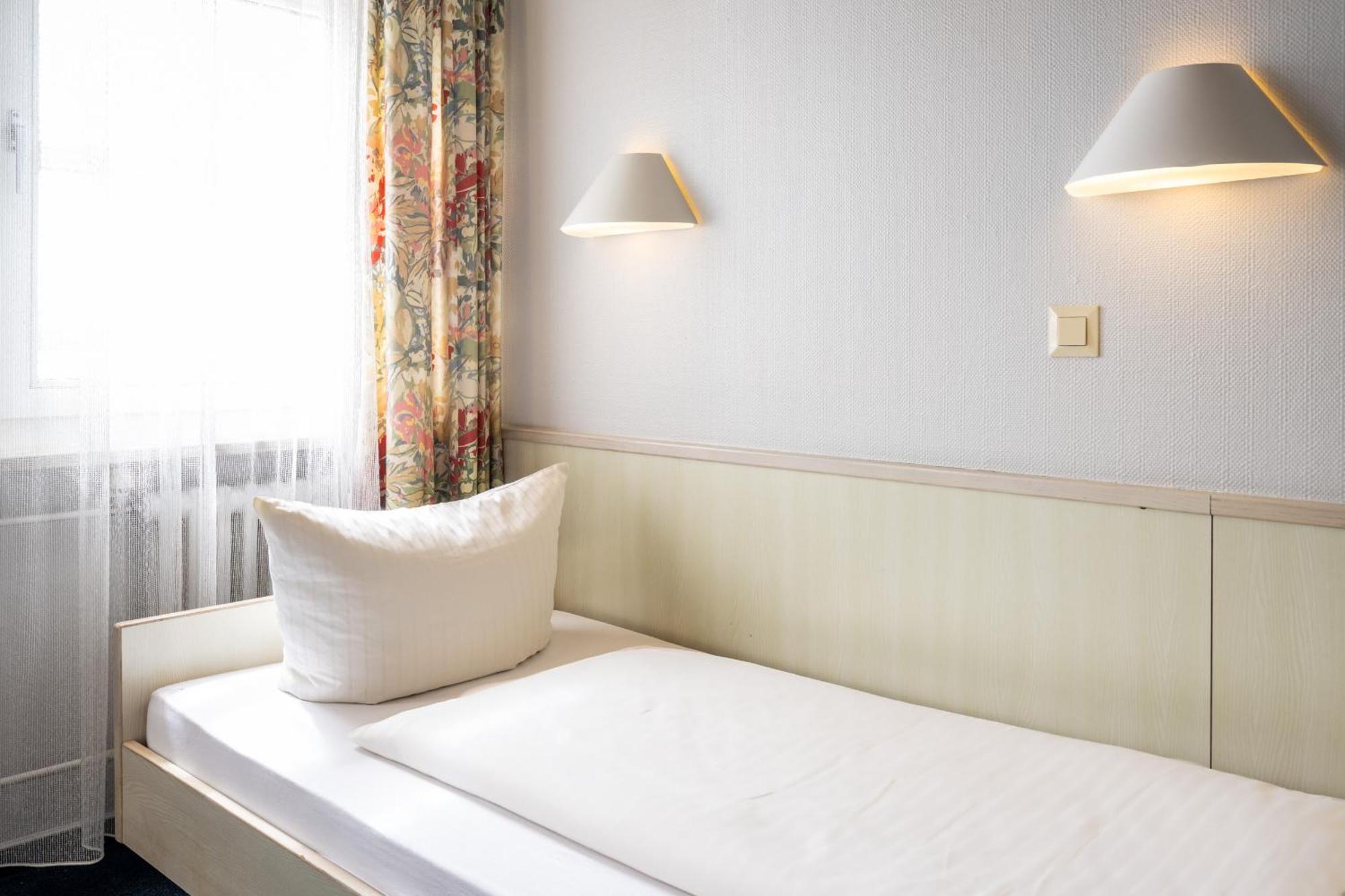 Economy Twin Room