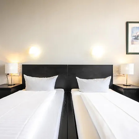 Hotel Und Rasthof Avus-3